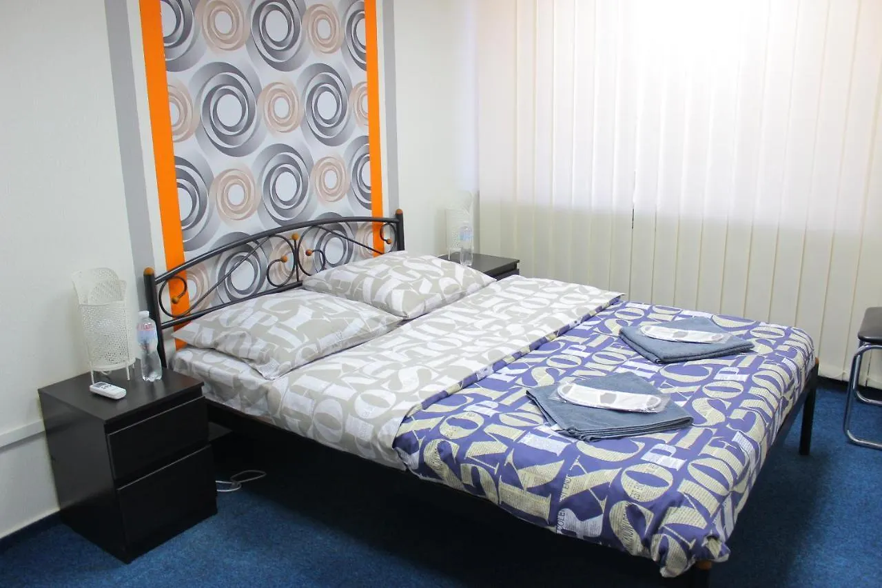 アパートホテル Uneed Rooms Podil キエフ ウクライナ